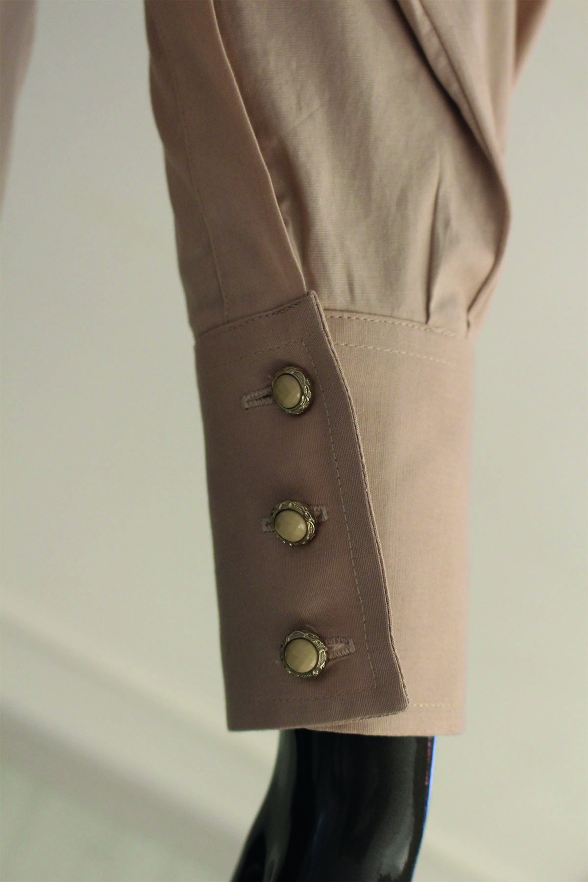 Krem Nakışlı Gömlek